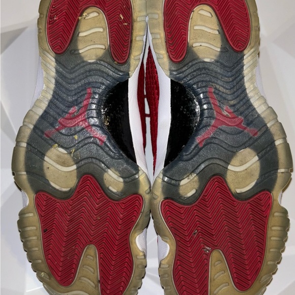 AIR JORDAN 11 XI RETRO LOW NEW SIZE 9.5 CLOSING CEREMONY WHITE GOLD  B-GRADE - Picture 2 of 4